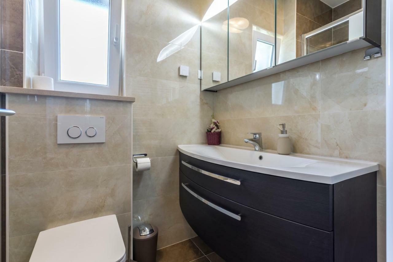 Villa Flores Rogoznica  Extérieur photo