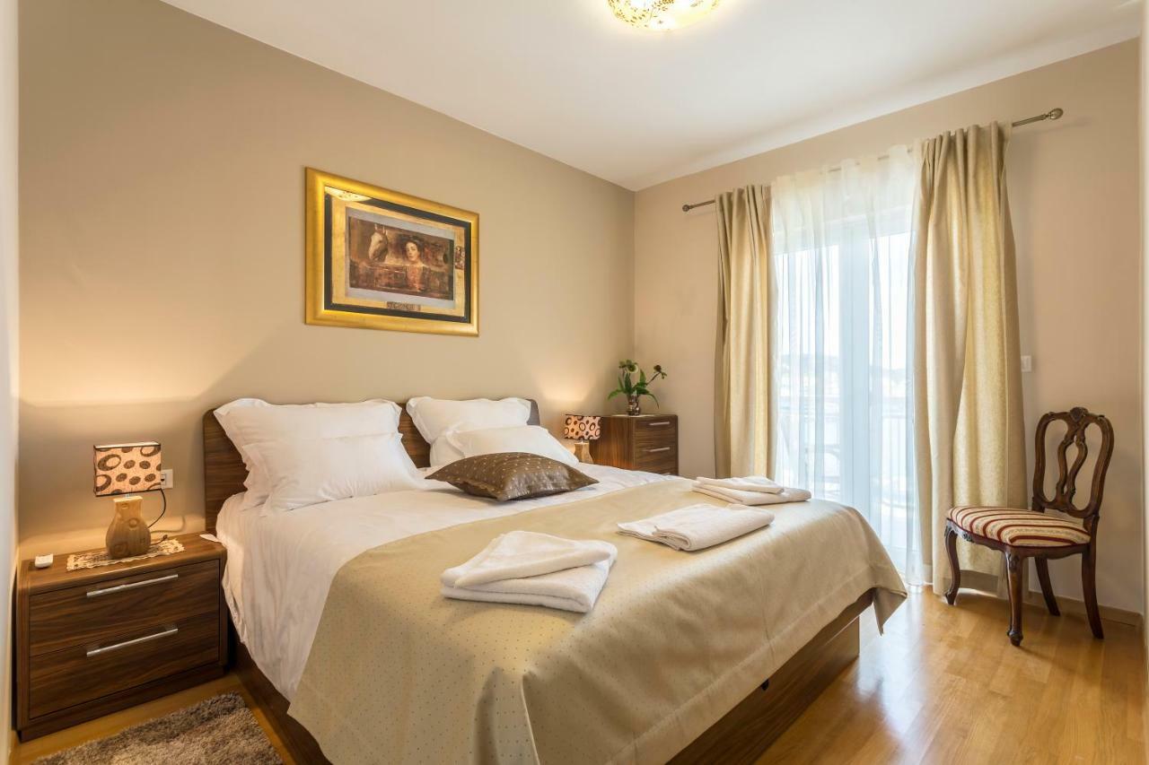 Villa Flores Rogoznica  Extérieur photo