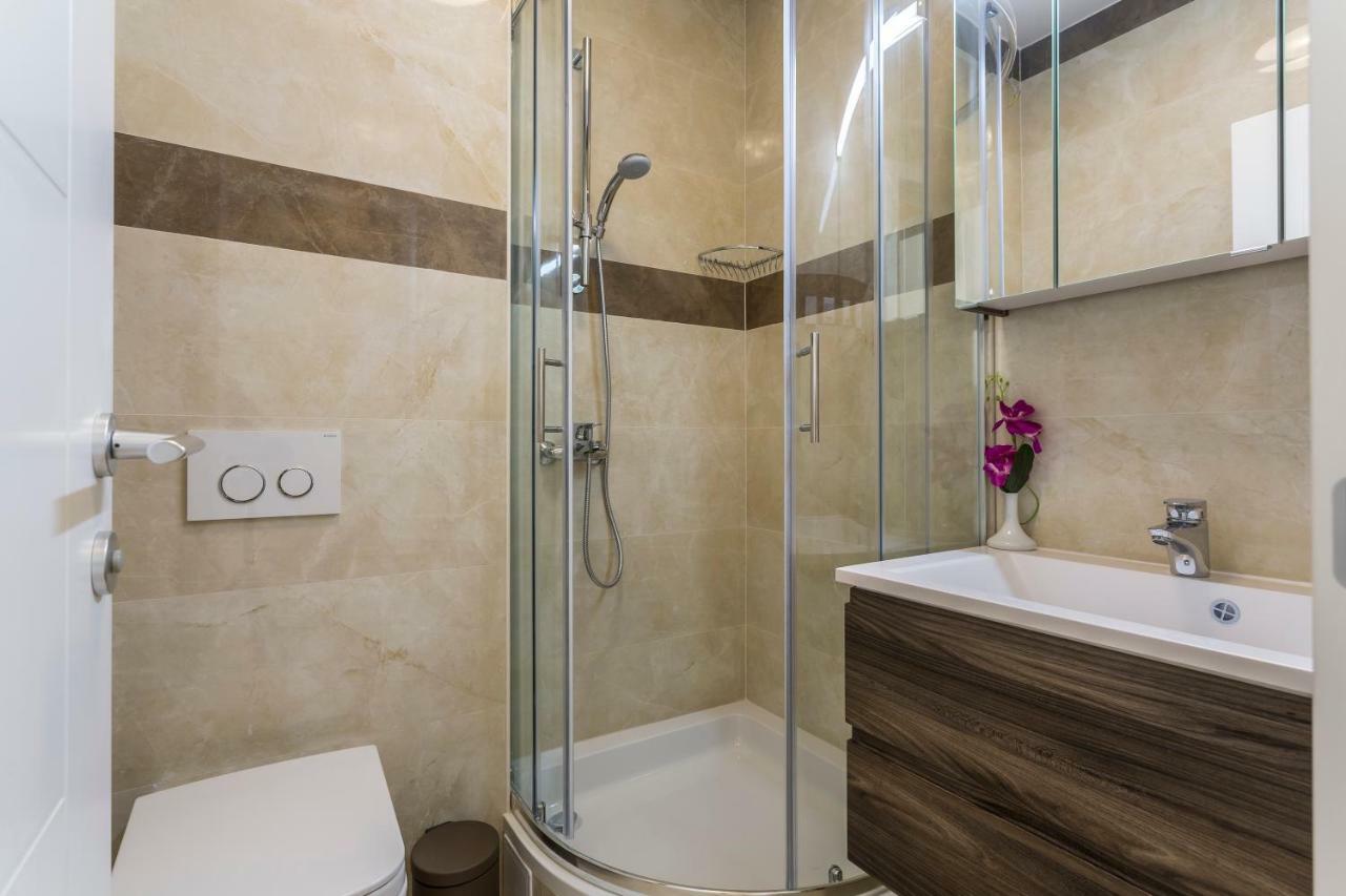 Villa Flores Rogoznica  Extérieur photo
