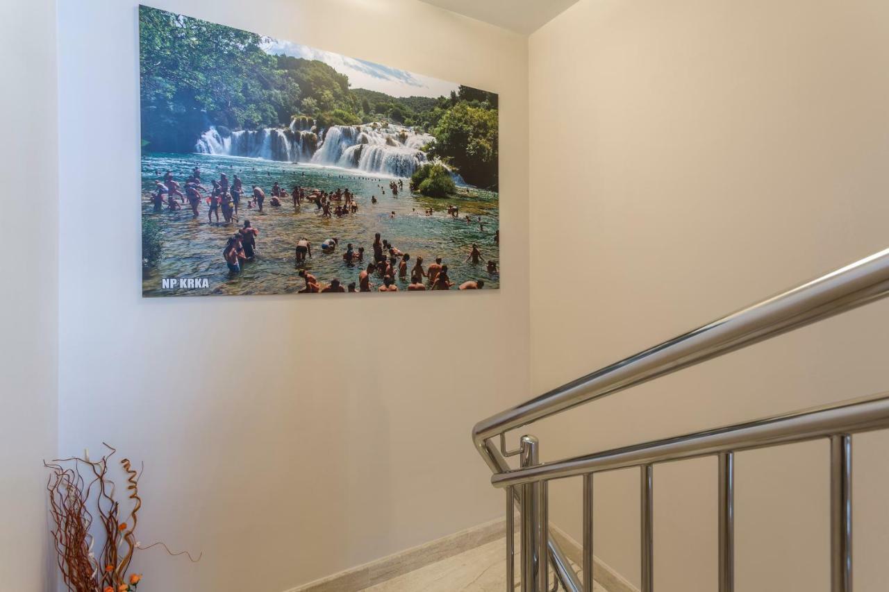 Villa Flores Rogoznica  Extérieur photo
